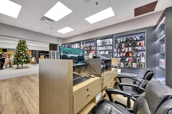 London East, ON N5Y 4W5,1299 Oxford ST E #40E