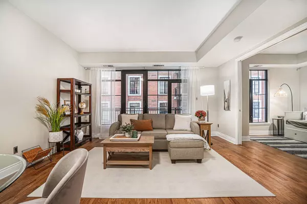 Dows Lake - Civic Hospital And Area, ON K1Y 1R6,327 Breezehill AVE S #403