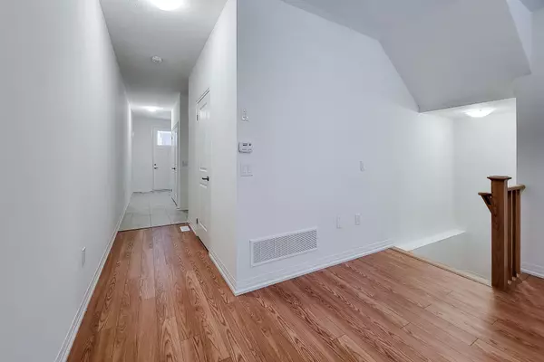 Hamilton, ON L0R 1W0,474 Provident WAY #26