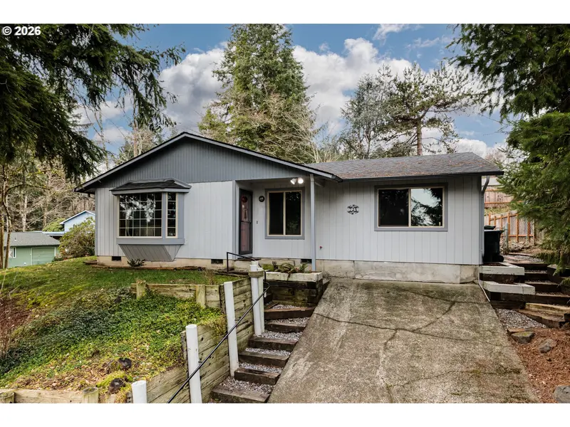 725 SW HOLLY ST, Clatskanie, OR 97016