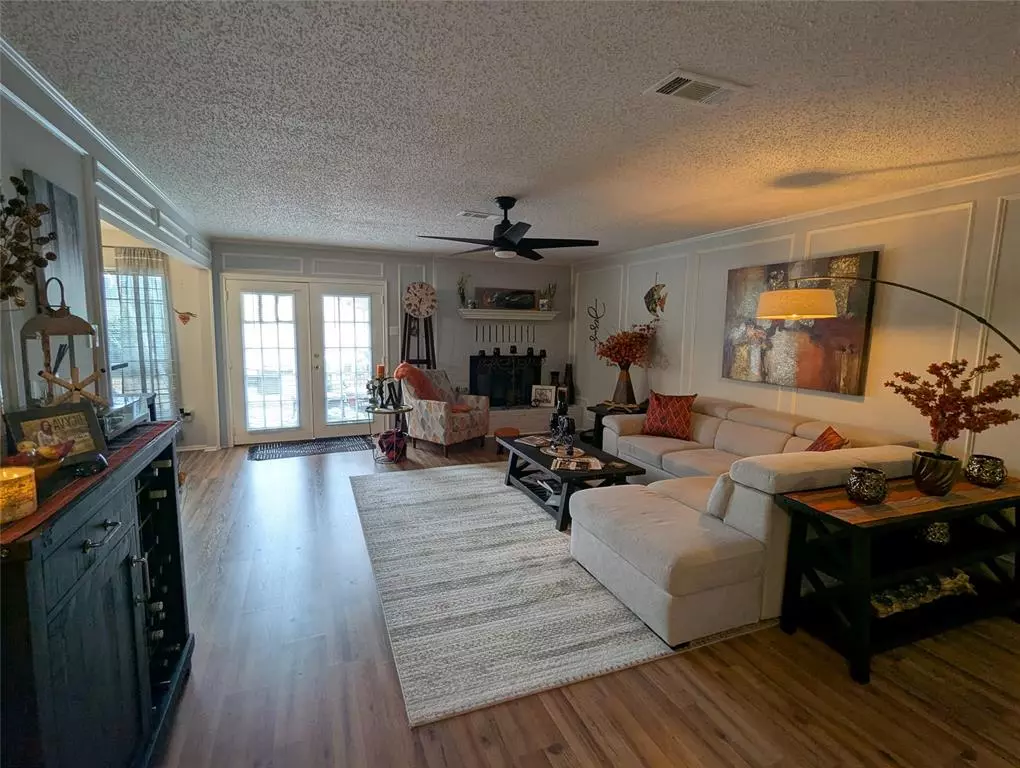 Irving, TX 75060,2827 Cross Timbers Drive