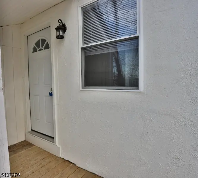 Clinton Twp., NJ 08801,55 Beaver Ave APT 1 #1