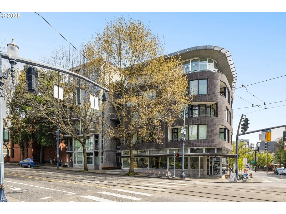 Portland, OR 97205,1234 SW 18TH AVE #305