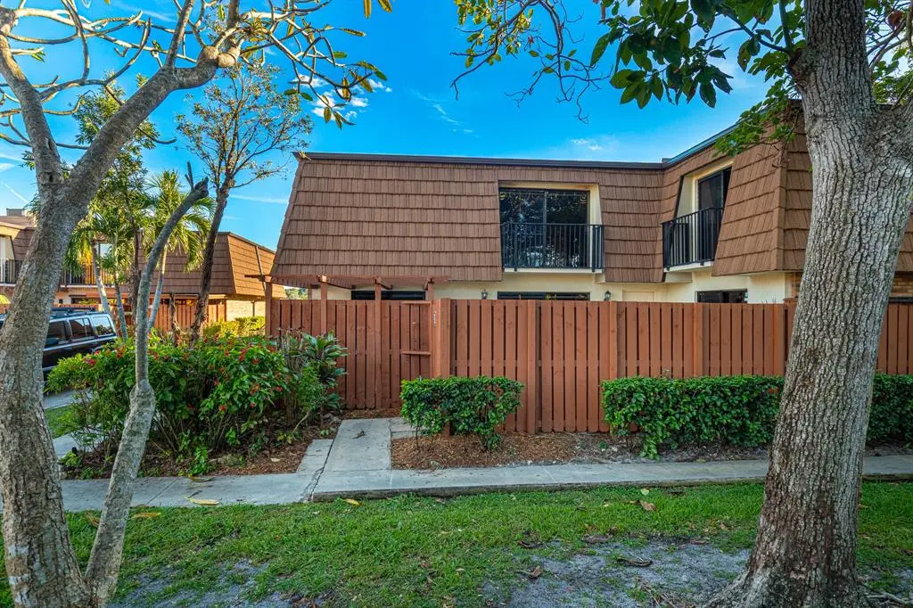 Davie, FL 33324,9101 SW 19th Pl #B