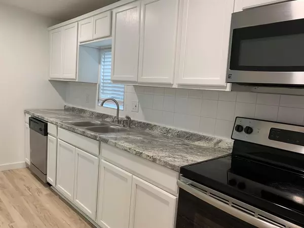 1046 W Collins Street, Denison, TX 75020