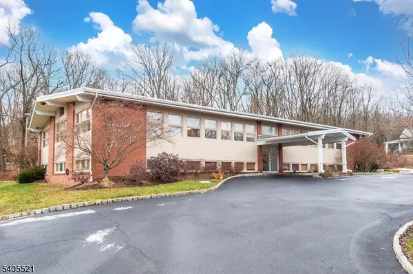 17 Kiel Ave, Kinnelon Boro, NJ 07405