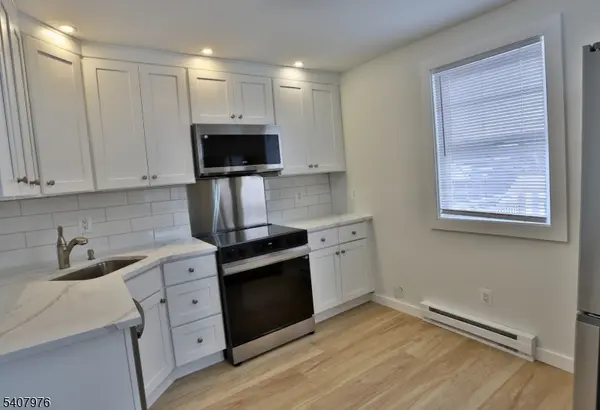 Clinton Twp., NJ 08801,55 Beaver Ave APT 1 #1