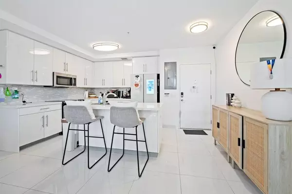 2651 NE 212th TER #201, Aventura, FL 33180