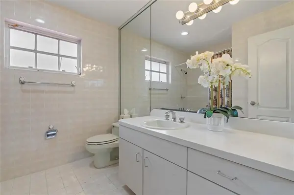 Miami Lakes, FL 33016,8235 NW 164th St