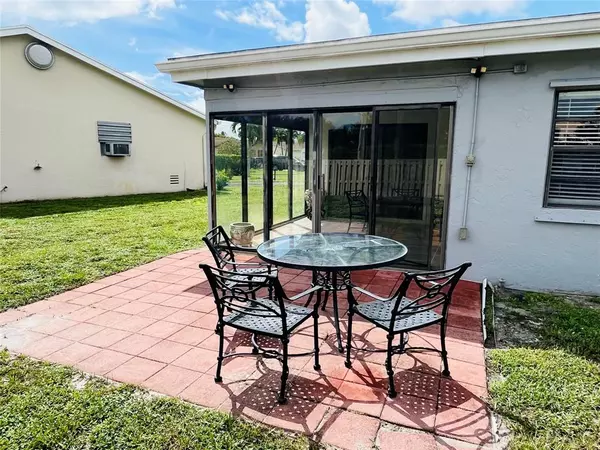 Greenacres, FL 33463,6111 Rainbow Circle