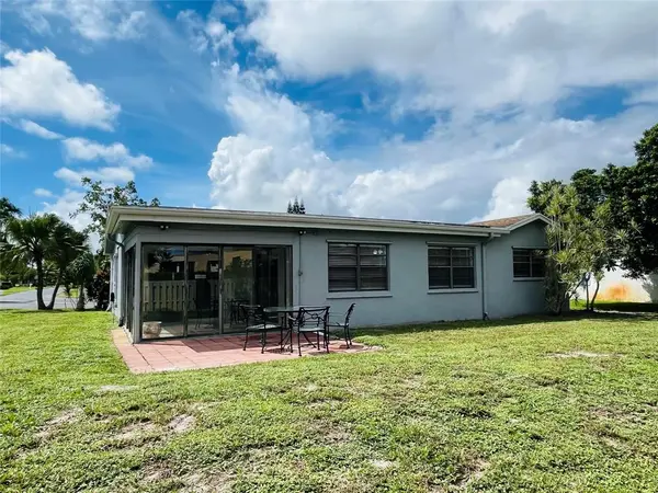 Greenacres, FL 33463,6111 Rainbow Circle