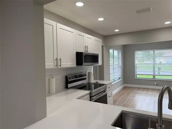 Greenacres, FL 33463,6111 Rainbow Circle