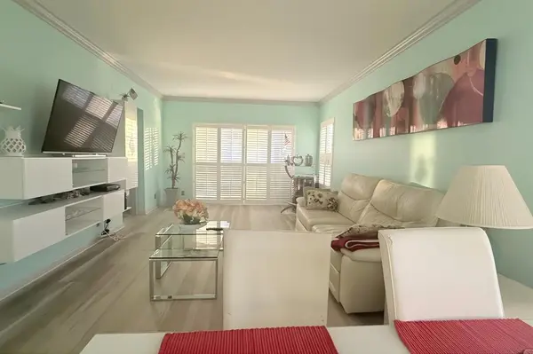 Lauderdale By The Sea, FL 33308,4117 Bougainvilla Dr #415