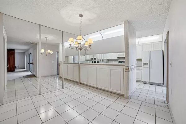 Davie, FL 33324,9101 SW 19th Pl #B