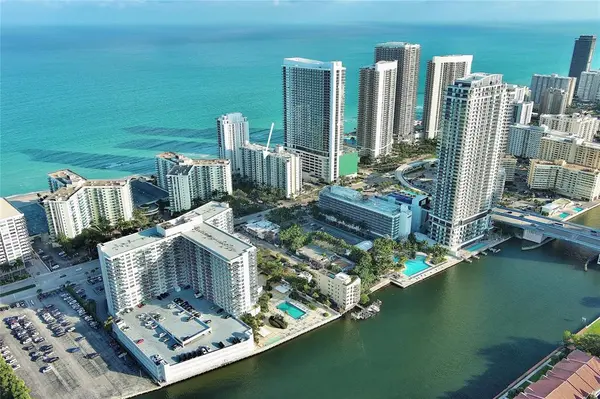 Hollywood, FL 33019,4001 S Ocean Dr #14