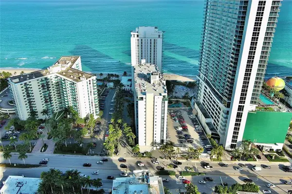 Hollywood, FL 33019,4001 S Ocean Dr #14