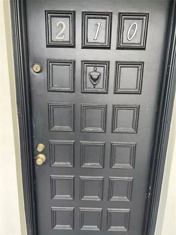 Tamarac, FL 33321,9920 NW 68th Pl #210