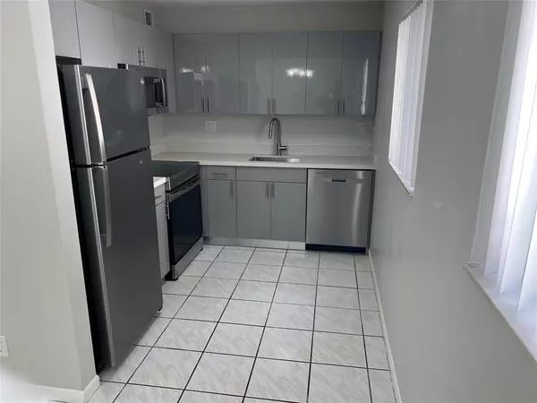 Tamarac, FL 33321,9920 NW 68th Pl #210
