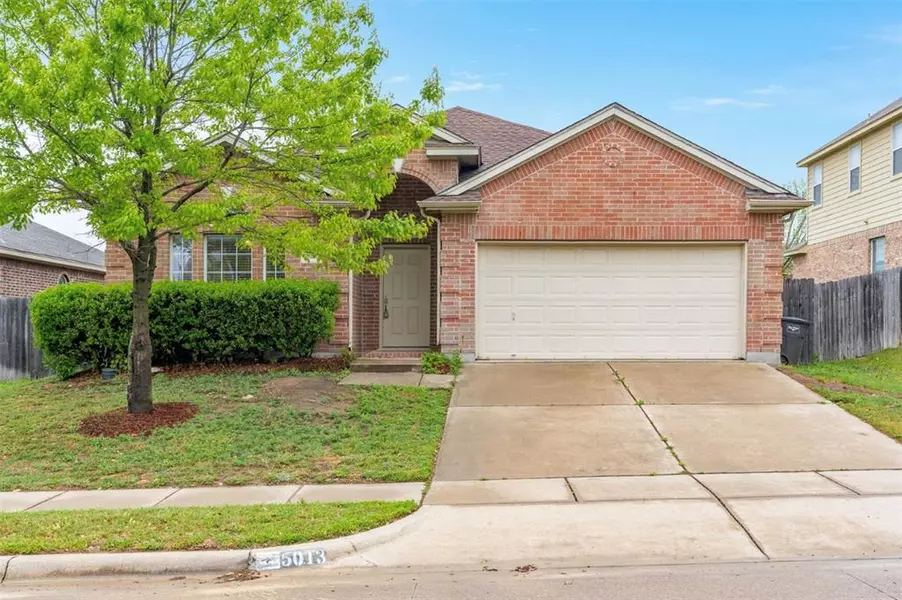 5013 Royal Burgess Drive, Fort Worth, TX 76135