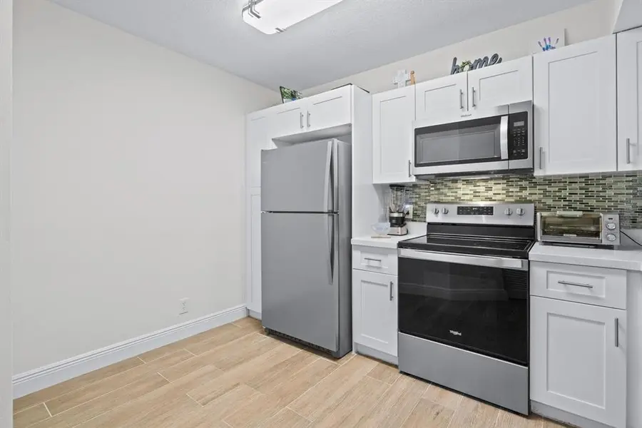 8851 S Wiles Rd #305, Coral Springs, FL 33067