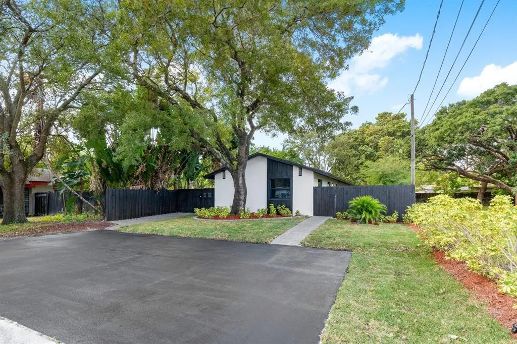 Fort Lauderdale, FL 33304,1211 NE 2nd Ave #1