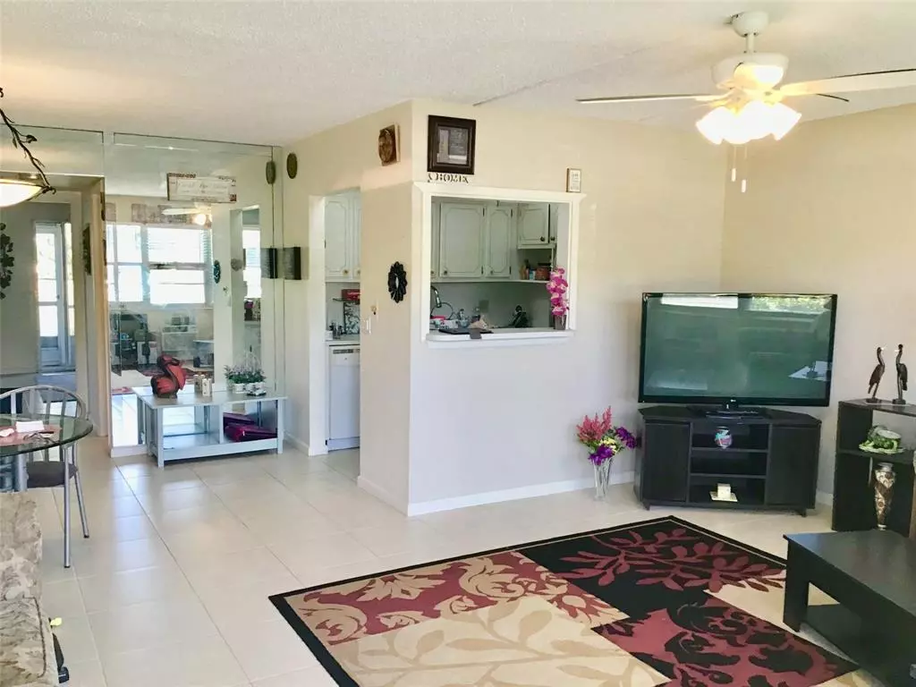 Deerfield Beach, FL 33442,7 Oakridge B #7