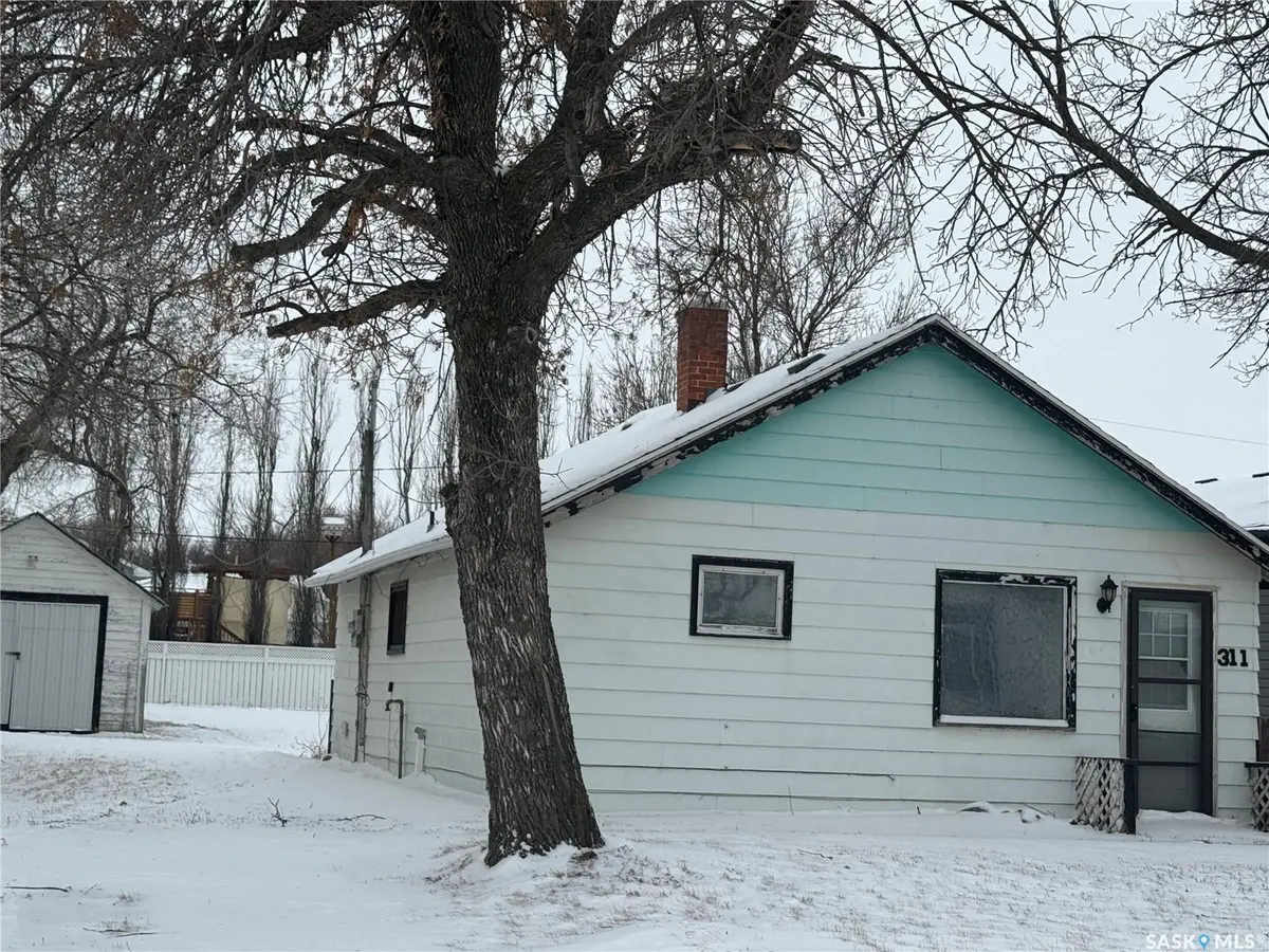 311 2nd AVENUE W, Assiniboia, SK S0H 0B0