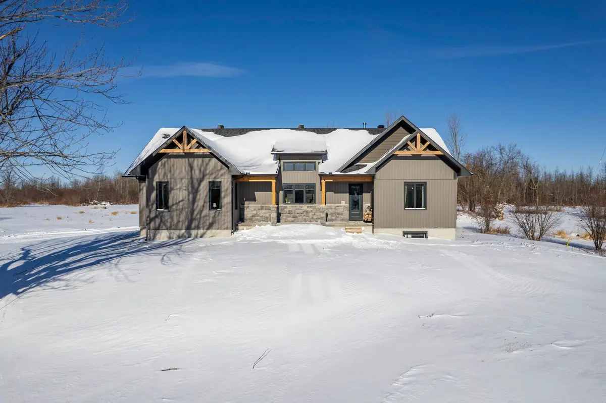 16119 Eamer RD, South Stormont, ON K0C 1R0