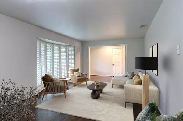 Dallas, TX 75243,9424 Hunters Creek Drive