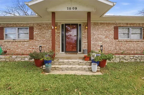 Granbury, TX 76049,1009 Mustang Trail