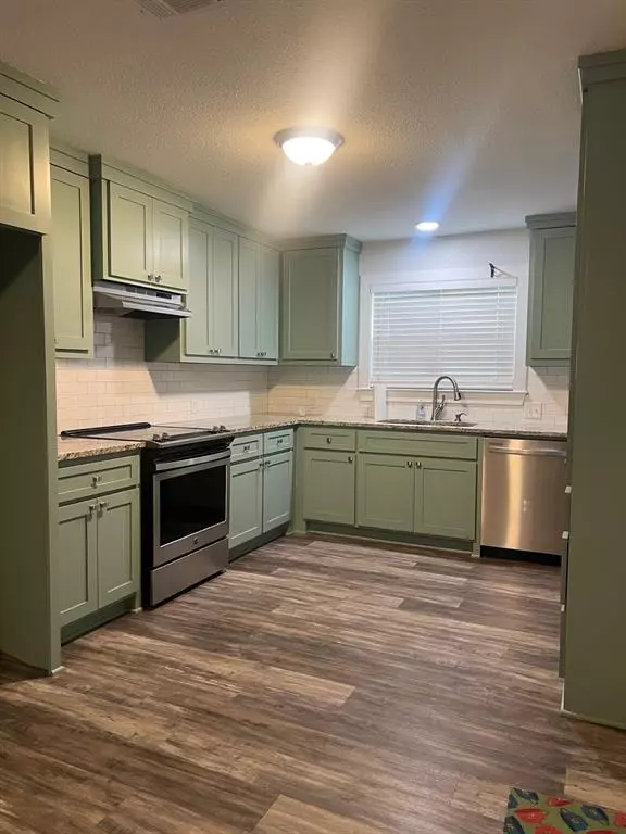 Canton, TX 75103,557 E Elm Street