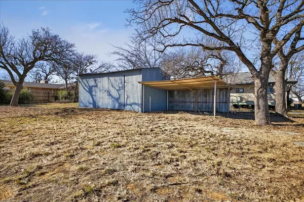 Jacksboro, TX 76458,1117 W Live Oak Street