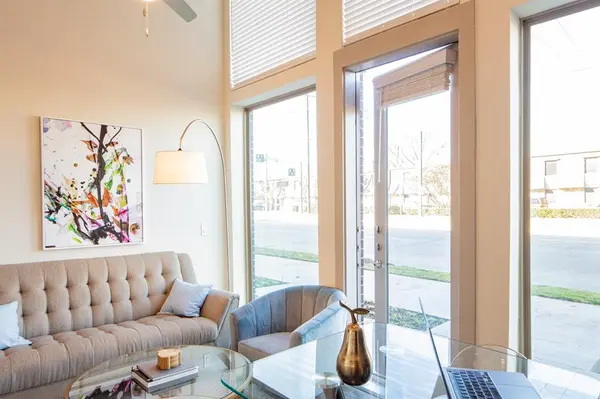 Dallas, TX 75208,830 N Zang Boulevard #2306