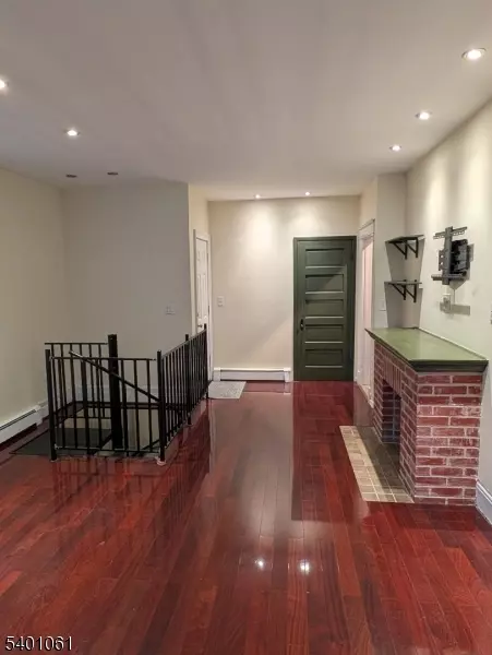 Somerville Boro, NJ 08876,109 Somerset St