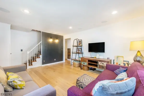 Rahway City, NJ 07065,240 Princeton Ave