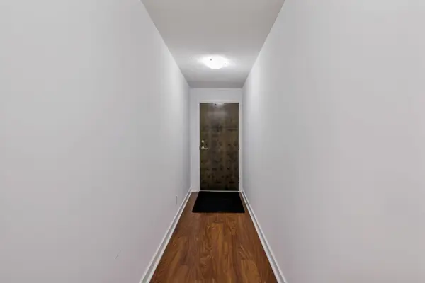 Toronto C01, ON M5J 2Z3,33 Bay ST #1604