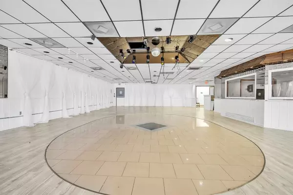 North Miami Beach, FL 33162,1222 NE 163 ST #1222