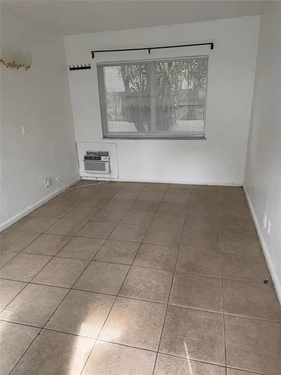 Fort Lauderdale, FL 33305,2115 N Ocean Blvd #8