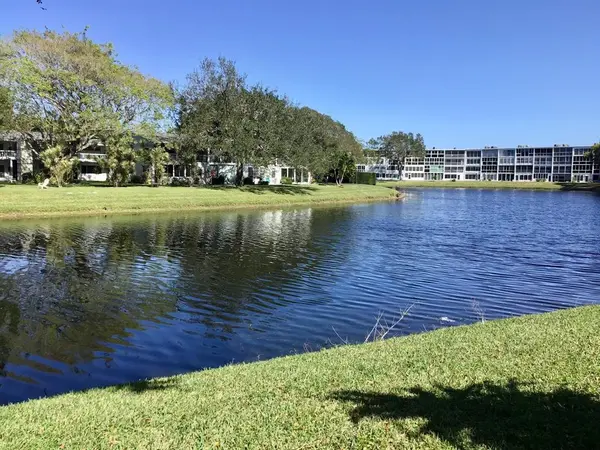 Deerfield Beach, FL 33442,7 Oakridge B #7