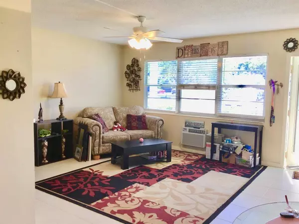 Deerfield Beach, FL 33442,7 Oakridge B #7