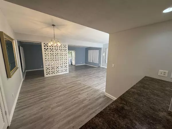 Port St Lucie, FL 34983,400 E Prima Vista Blvd