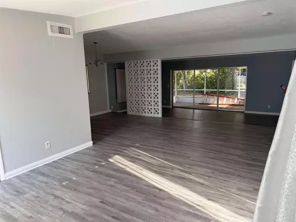 Port St Lucie, FL 34983,400 E Prima Vista Blvd