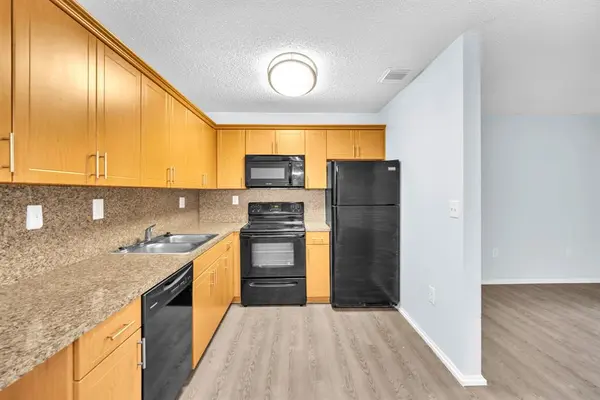 Hialeah, FL 33015,6881 NW 173rd Dr #J-204