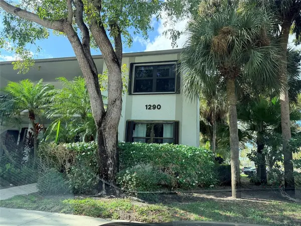 1290 S Military Trl #422, Deerfield Beach, FL 33442