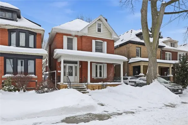 Hamilton, ON L8M 2V3,51 Barnesdale AVE S #Upper