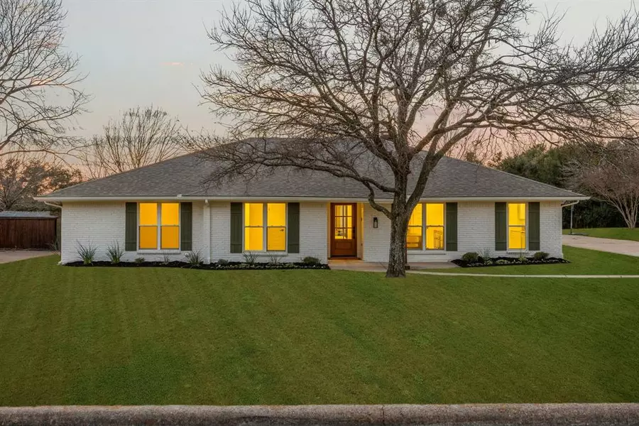 2 Sandra Drive, Heath, TX 75032