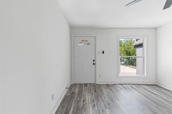 2327 Brookfield Avenue, Dallas, TX 75235