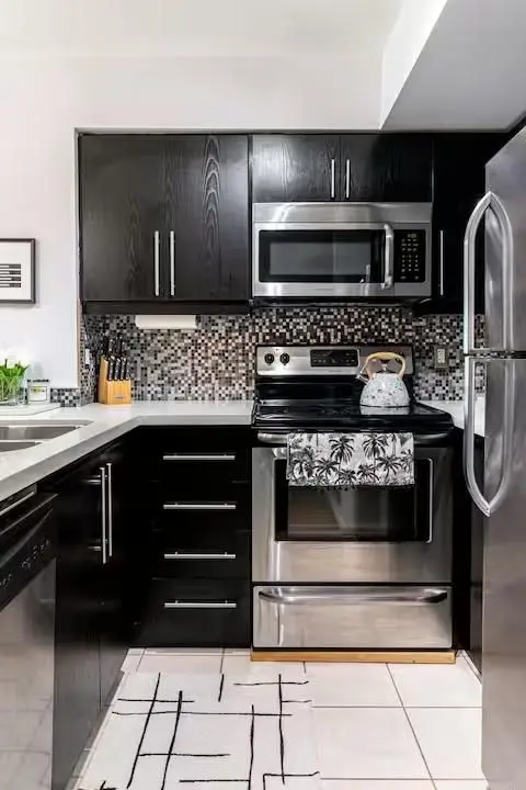 Toronto C01, ON M5E 1Z8,18 Yonge ST #2014