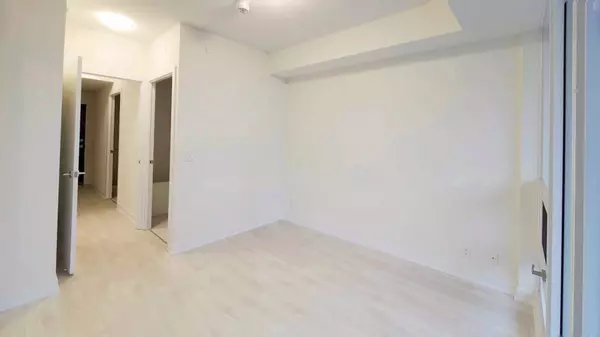 Toronto C10, ON M4S 2B4,2221 Yonge ST #902