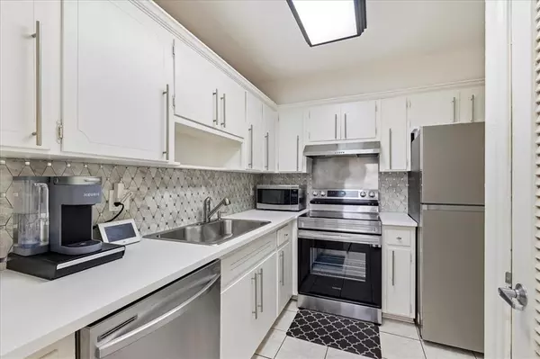 Lighthouse Point, FL 33064,2200 NE 36th St #5